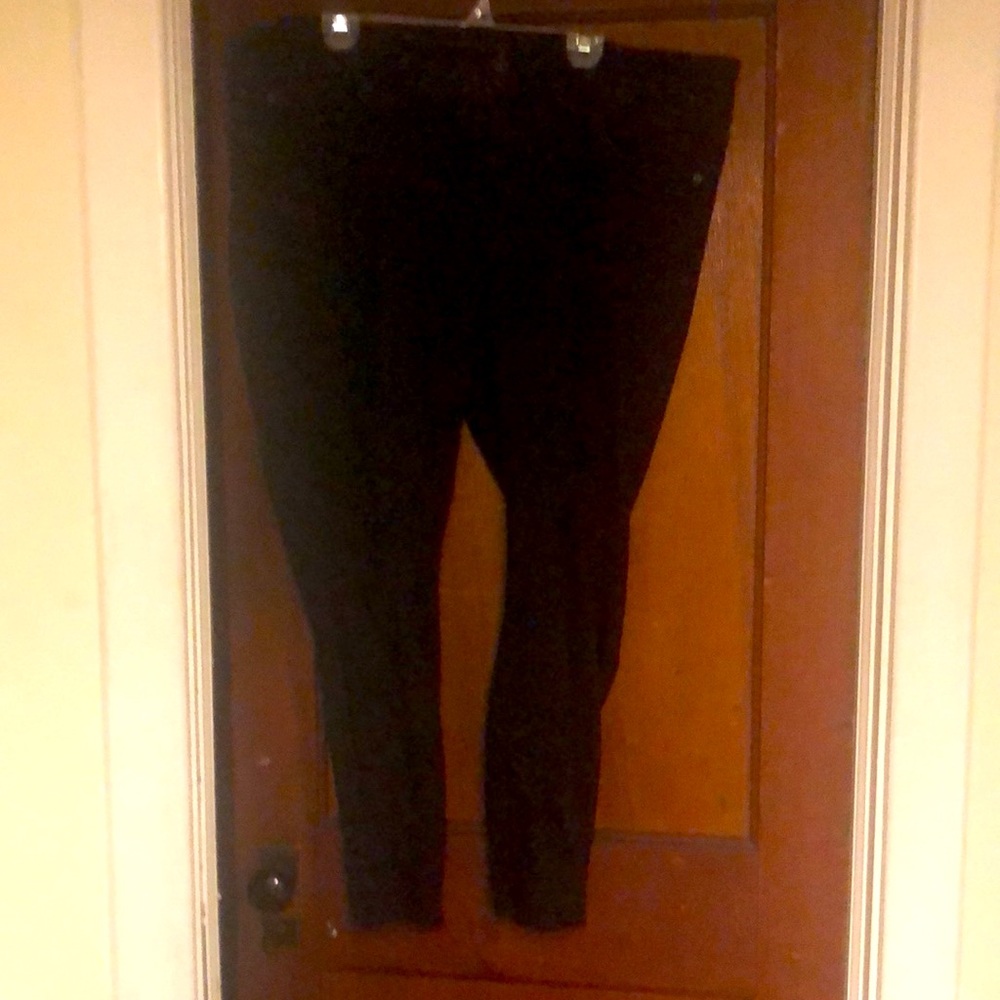 Torrid - Picture 2 of 6
